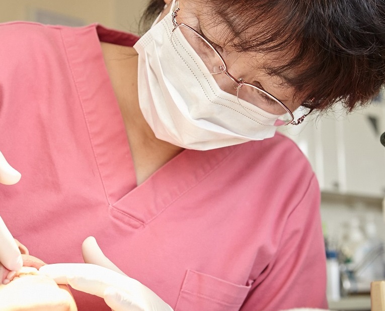 虫歯や歯周病のチェック・治療
